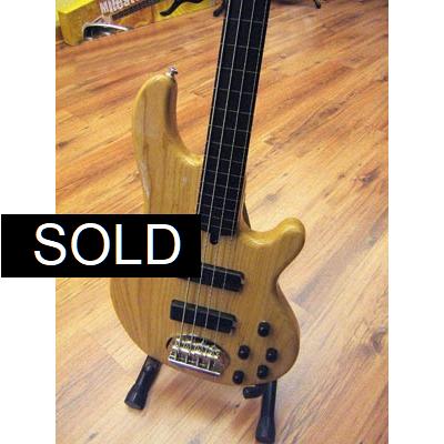 Lakland Skyline 44-01 Fretless